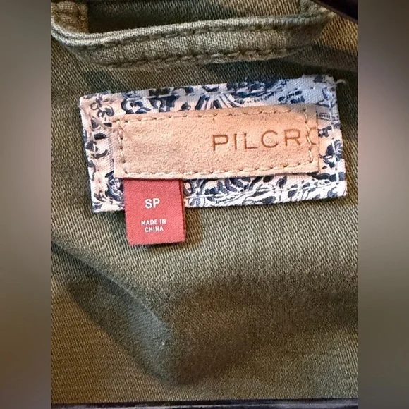 Anthropologie Pilcro cropped jacket. Size S. Great condition. Perfect for Fall - Picture 3 of 3